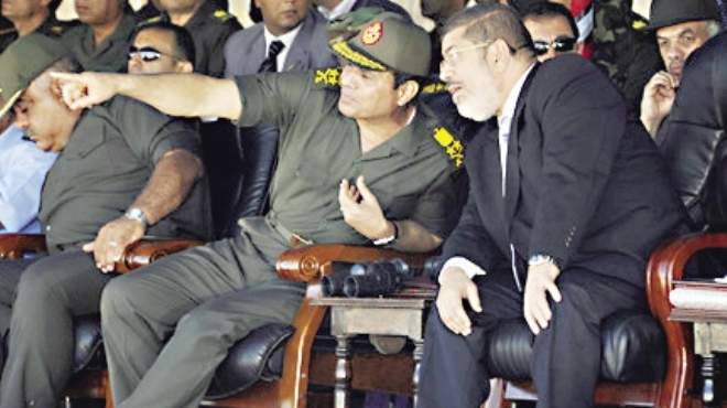 مرسي يلتقي ضباط وجنود المنطقة الغربية بسيدي براني 