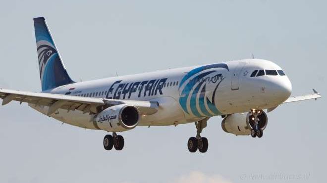  رئيس شركة مصر للطيران: لا تغيير فى مواعيد رحلات جدة والمدينة 