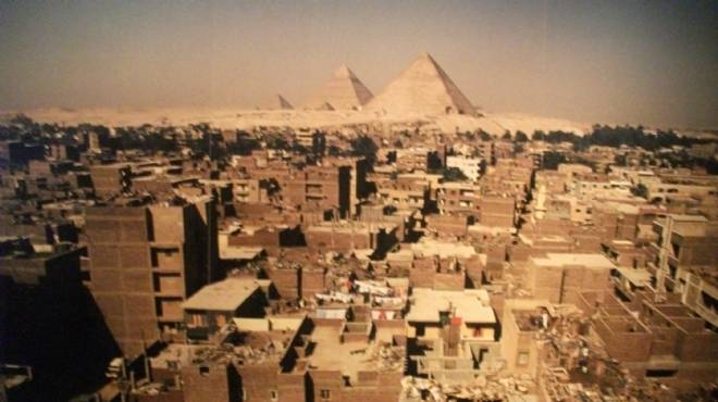 حضارة مصر فى متحف أمريكى: 3 أهرامات وعشوائيات