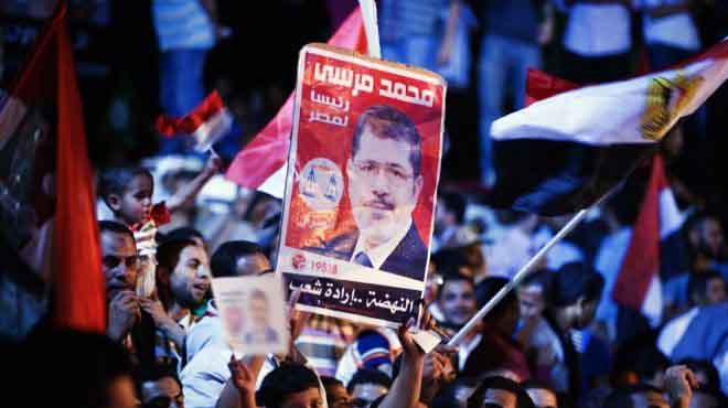 نقابيون يرفضون استغلال النقابات المهنية في الدعاية الانتخابية لمرسي