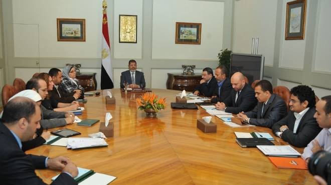  انتهاء اجتماع مرسي مع أعضاء الهيئة الاستشارية.. وتكهنات بإعلان دستوري مكمل 
