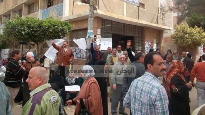 معلمو المنوفية المؤقتون يهددون بالإضراب بداية 