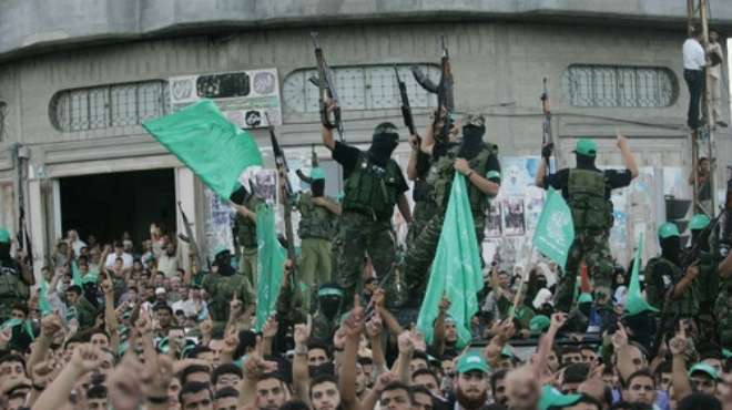 كتائب القسام تعلن إطلاق عشرات الصواريخ على إسرائيل
