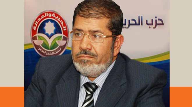 مرسي يطالب النائب العام بالتحقيق في الاعتداء علي المعتصمين ويحمل العسكري المسئولية