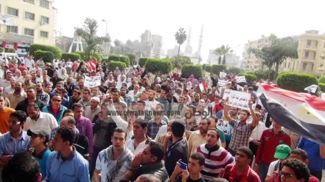 مسيرة للقوى السياسية تجوب شوارع كفر الزيات مطالبين بإسقاط النظام