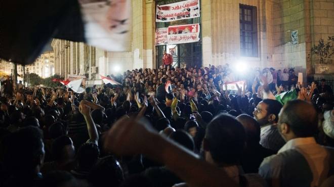 المئات من مؤيدي مرسي يتوافدون على مسجد القائد إبراهيم بالإسكندرية