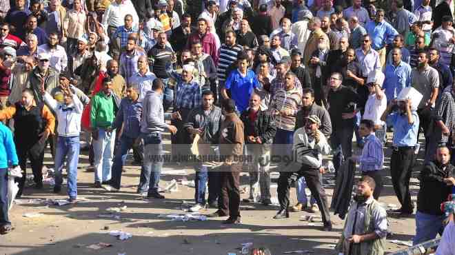  اشتباكات بين مؤيدي ومعارضي مرسي أمام مسجد القائد إبراهيم بالإسكندرية
