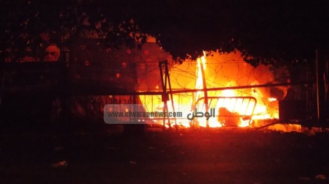  حريق يلتهم معرض أثاث منزلي بقرية العريزات بسوهاج