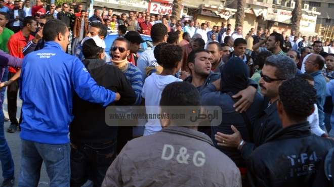  احتجاز 3 نشطاء بقسم ثالث الإسماعيلية في اشتباكات بين مؤيدي ومعارضي مرسي 
