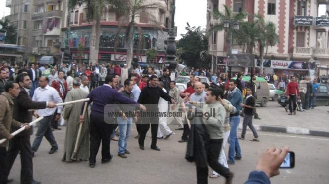 اشتباكات بالمولوتوف بين اللجان الشعبية والباعة الجائلين بميدان التحرير