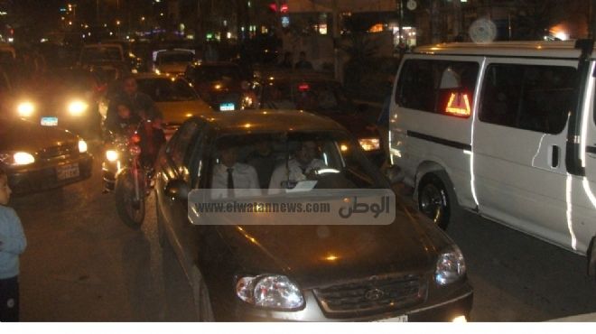 شلل مروري تام في شارع فيصل.. والسيارات تغير اتجاهها إلى 