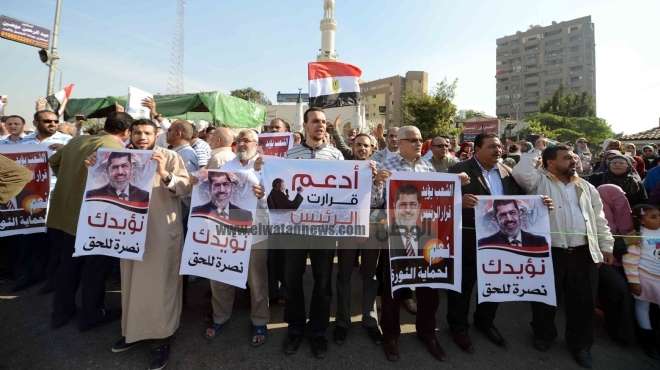 مصدر: جماعة الإخوان تجهز لمليونية مؤيدة للرئيس مرسي أمام 