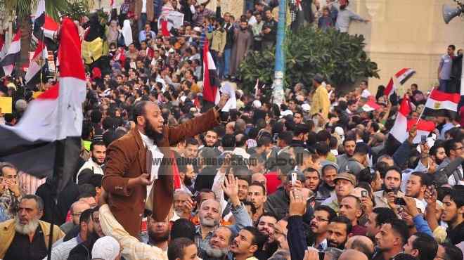 حركات سلفية توزع بيانا على المصليين بالأسكندرية تحثهم على المشاركة في مظاهرات اليوم