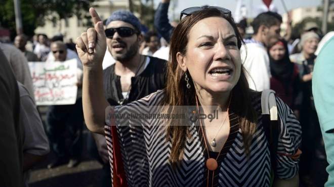بثينة كامل من مسيرة السيدة زينب: لن نترك ساحة الثورة إلا بعد تحقيق الأهداف كاملة