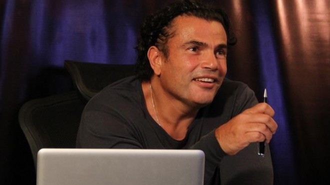 عمرو دياب ينافس على ثلاث جوائز عالمية لأول مرة