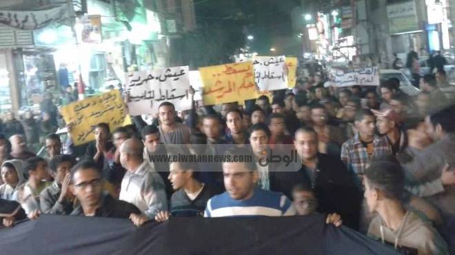 أهالي منيا القمح يتجمهرون أمام مركز الشرطة بعد خطف مواطن