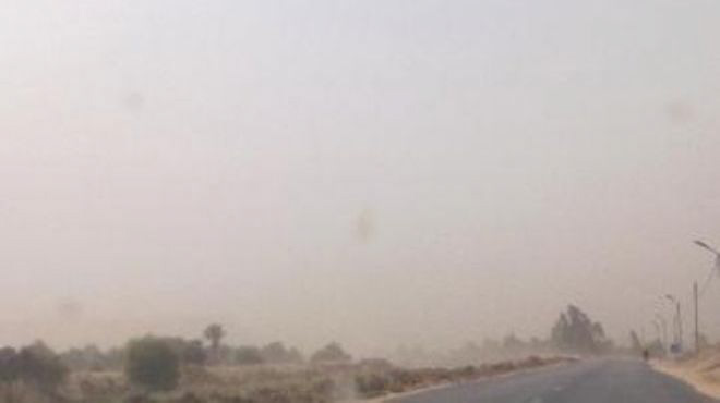 شلل مروري بالطرق الصحراوي بسبب العواصف الرملية في بني سويف