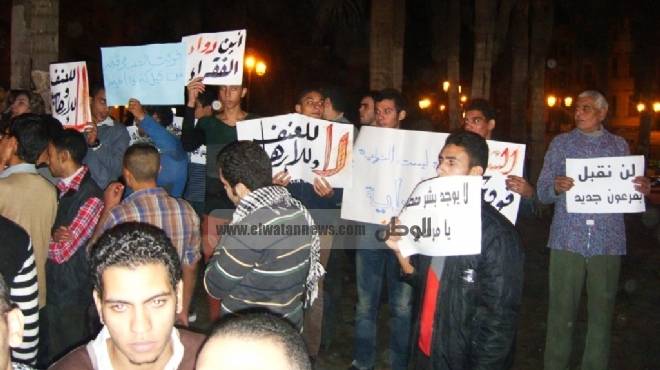  الشارع البحراوي يغلي بعد خطاب مرسي.. واستمرار التظاهرات الرافضة للإعلان الدستوري