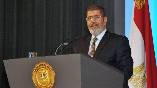 «مرسى» الرئيس يُقر الضبطية القضائية.. و«مرسى» المرشح ينتقدها: «عودة للطوارئ»