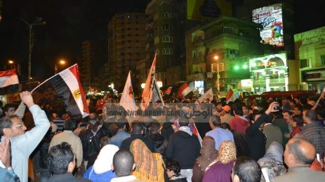 وقفة احتجاجية أمام مبنى محافظة الدقهلية.. والمتظاهرون يحاصرون أبواب الديوان العام