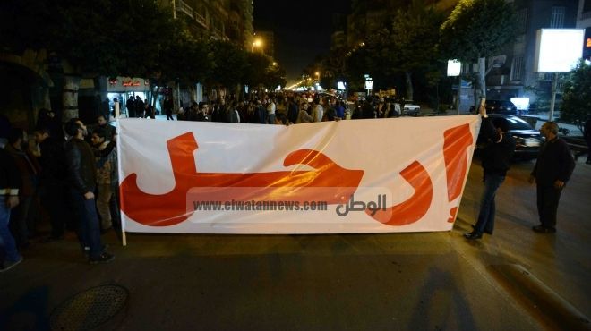 ألف شاب في اتجاههم لدعم متظاهري المجلس المحلي بالإسكندرية