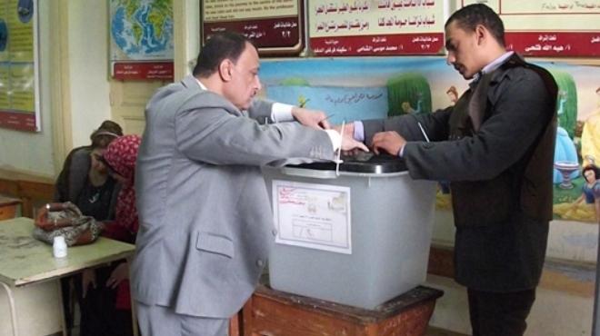  أوراق الاقتراع غير مختومة بلجنة رقم 19 بحي راشد بسوهاج