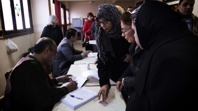  تصويت جماعي وقاضٍ يسمح للناخبين بالخروج دون بصمة الحبر الفسفوري في بني سويف