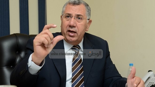 السيد القصير: عجز الموازنة و«الدعم» أبرز التحديات أمام «مرسى»