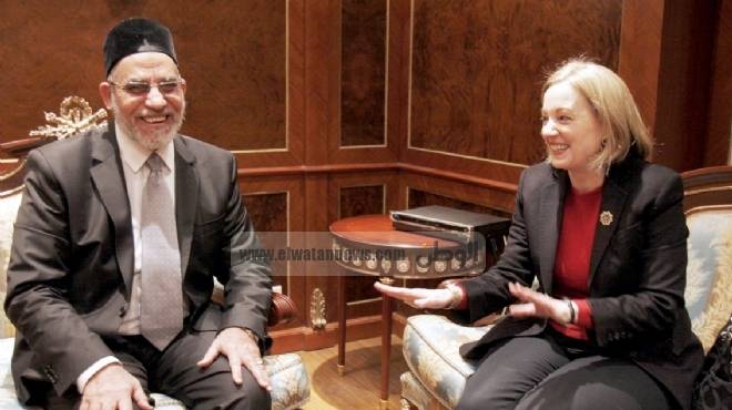الشاطر عقد سلسلة لقاءات مع السفيرة الأمريكية آن باترسون لدعم مرشح الإخوان محمد مرسي