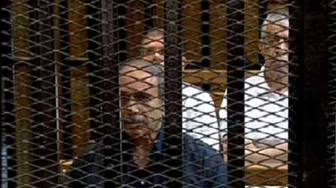لوس أنجلوس تايمز: عدم إدانة مساعدي العادلي مقدمة لتبرئة مبارك