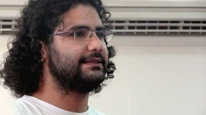  حبس علاء عبد الفتاح 4 أيام بتهمة التحريض على التظاهر بدون تصريح 