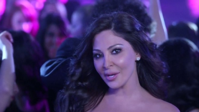  مخرج لبناني يتهم إليسا بسرقة فكرة كليب 