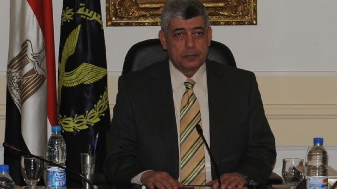  وزير الداخلية يطالب بتحقيق الانضباط المروري خلال احتفالات 25 يناير