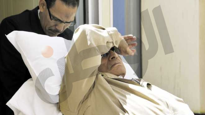 مصادر: نقل «مبارك» إلى مستشفى «المعادى العسكرى» خلال ساعات