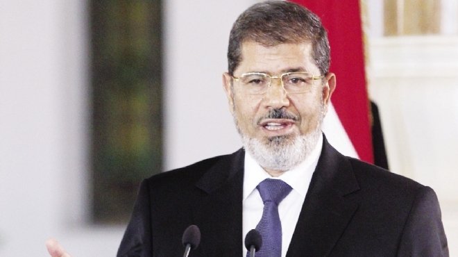مرسي يبدأ خطابه بالسلام الوطني