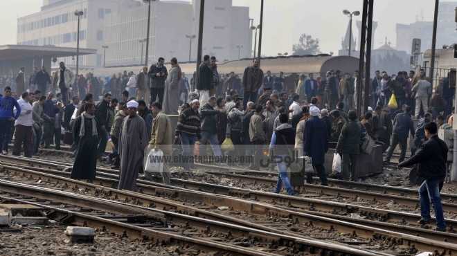 إضراب سائقي وعمال السكك الحديدية بالمنوفية يصيب حركة النقل بالشلل في المحافظة