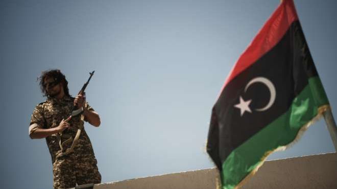 مجموعات مسلحة ليبية تقتحم مطار طرابلس وتوقف حركة الطيران فيه