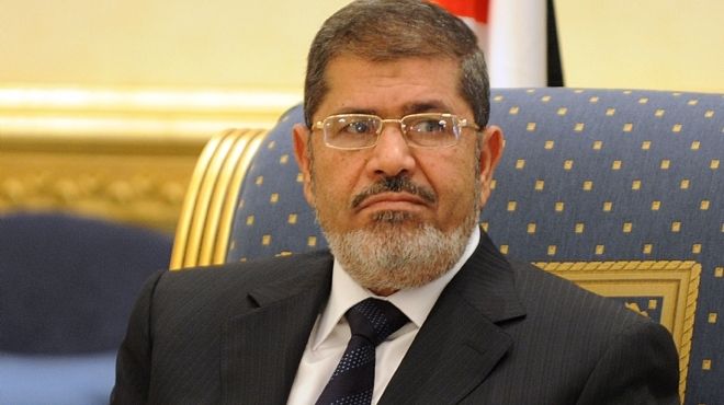 مرسي يجري مباحثات ثنائية مع نظيره التركي في مطار القاهرة