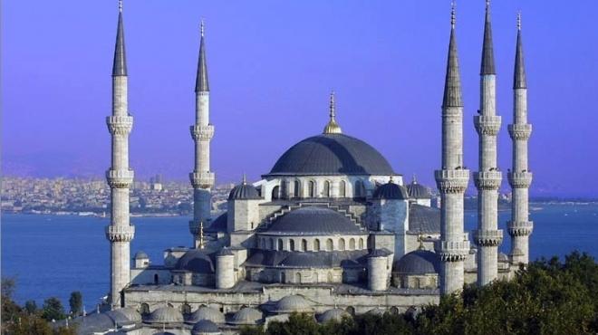 المساجد التركية تمتلئ بالمواطنين احتفالا بالمولد النبوي الشريف