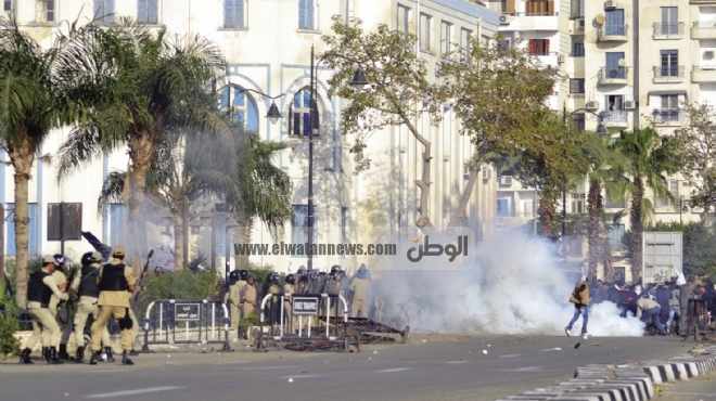 مظاهرات حاشدة بالسويس.. واشتباكات بالطوب والحجارة بين الثوار وقوات الأمن