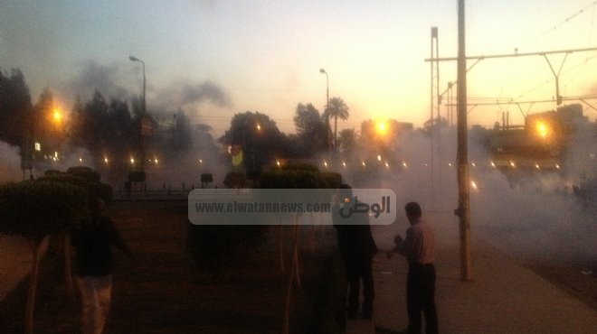  قنابل الغاز تدفع سيارات الإسعاف للهروب من أمام 