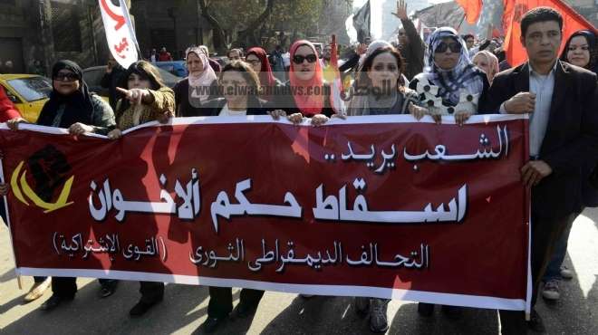 اختتام مسيرة السيدة زينب بوقفة في ميدان التحرير بالكروت الحمراء