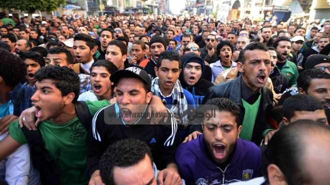 توتر أمام سجن بورسعيد بعد أنباء عن نقل المتهمين للقاهرة