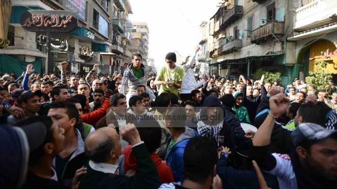  محتجون يحاولون اقتحام جراج الإنقاذ والطوارئ الخاص بمحافظة بورسعيد