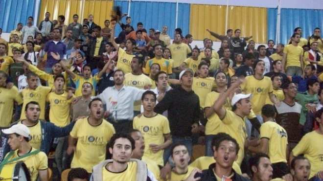 ألفي مشجع من الإسماعيلي يحتفلون بالشاريخ بالفوز على الزمالك أمام الاستاد
