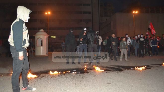 مجهولون يطلقون الخرطوش أمام ديوان محافظة الدقهلية بعد تفريق قوات الأمن للمتظاهرين بالقوة