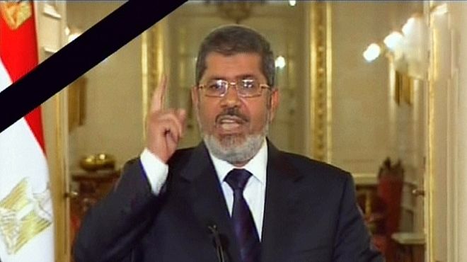 النص الكامل لخطاب الرئيس.. مرسي يعلن حالة الطوارئ وحظر التجوال في مدن القناة ويعزي أهالي الشهداء