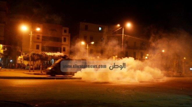 عاجل| تجدد الاشتباكات بين المتظاهرين وقوات الأمن بمحيط كورنيش النيل 