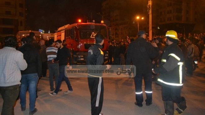 المتظاهرون يشعلون النيران في دار الإخوان في طنطا.. والحريق يلتهم محتوياته بالكامل