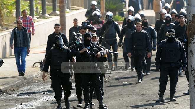  مناوشات بين قوات الأمن المركزي والمتظاهرين على كورنيش النيل 